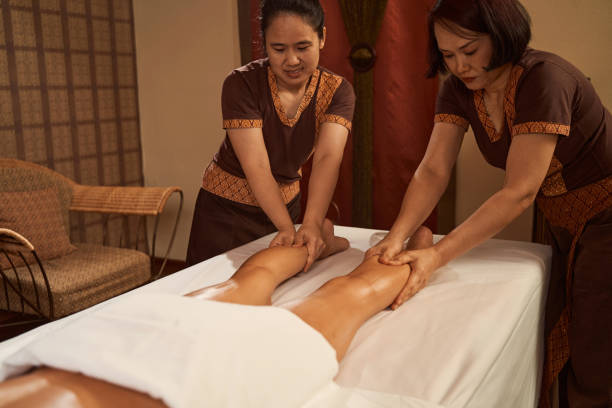 spa in silk boad four hand massage